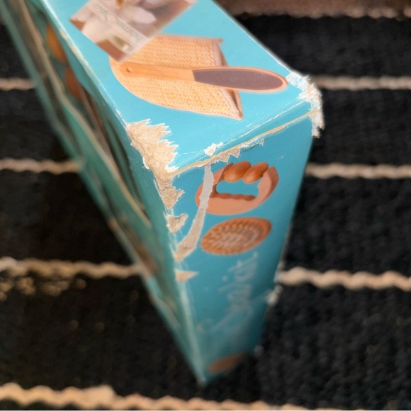 Home Spa Kit Gift Set - 9781741579529 - Pamper Yourself - Luxury at Home - Picture 3 of 4